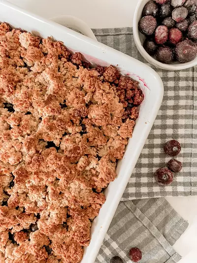 Healthy Blueberry Breakfast Crumble
