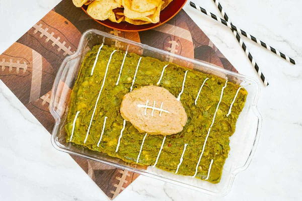 Easy Game Day Guacamole Dip