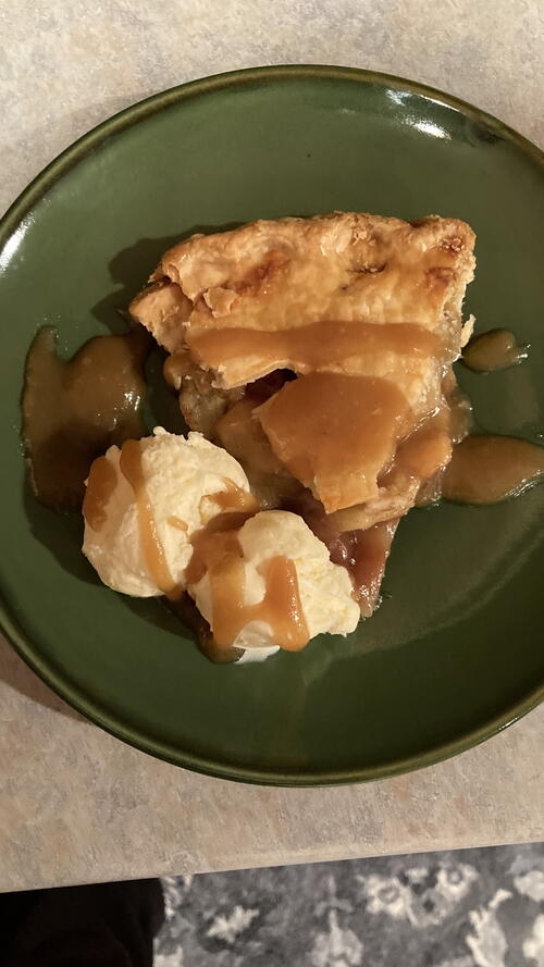Grandma’s Caramel Apple Pie Recipe