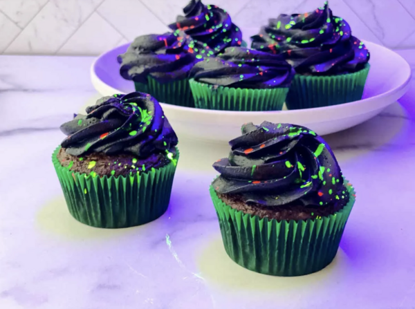 Diy Glow In The Dark Cupcakes