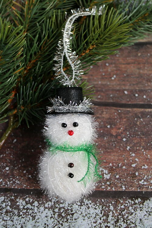 Scrubby Yarn Snowman Christmas Tree Ornament | FaveCrafts.com