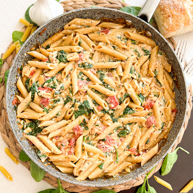 healthy-creamy-pasta-with-tuna-spinach-30-minute-one-pan-recipe