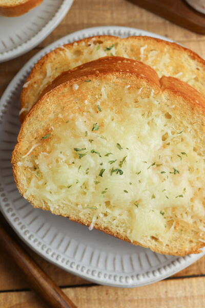 Air Fryer Garlic Bread