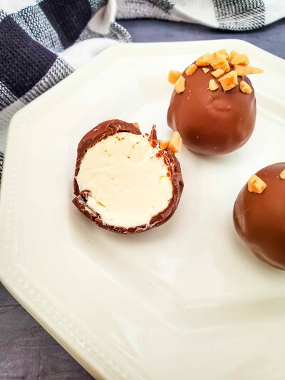Toffee Cheesecake Balls