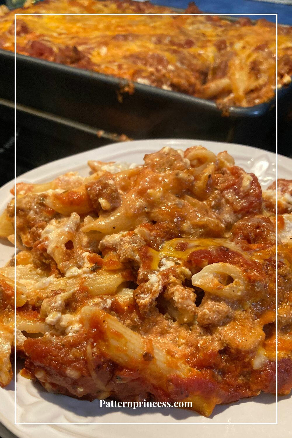 Cheesy Sour Cream Noodle Casserole | RecipeLion.com