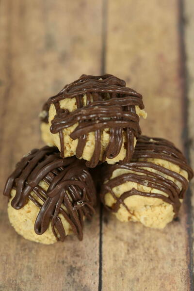 Crispy No Bake Peanut Butter Balls