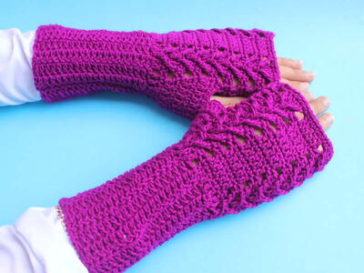  Woman/girls Crochet Fingerless Gloves Free Pattern