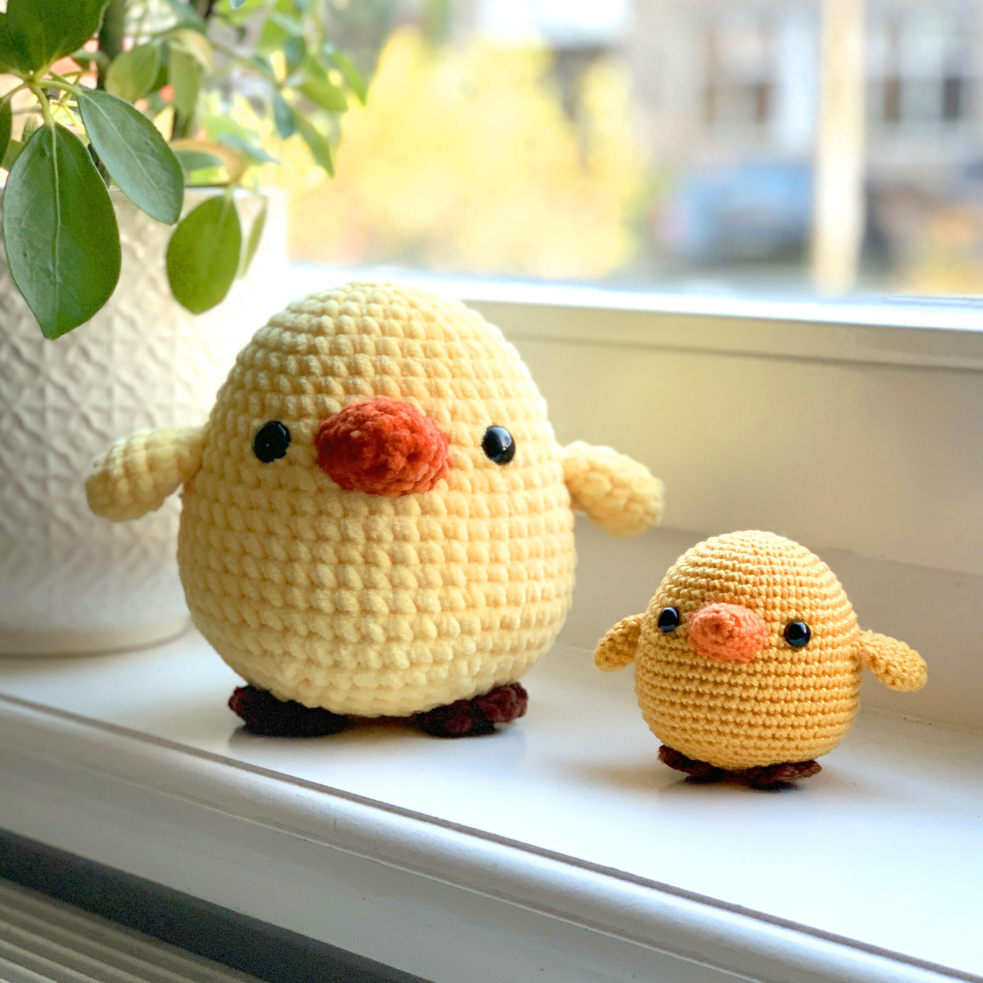 How to Crochet a Chicken Pin Holder [EASY]