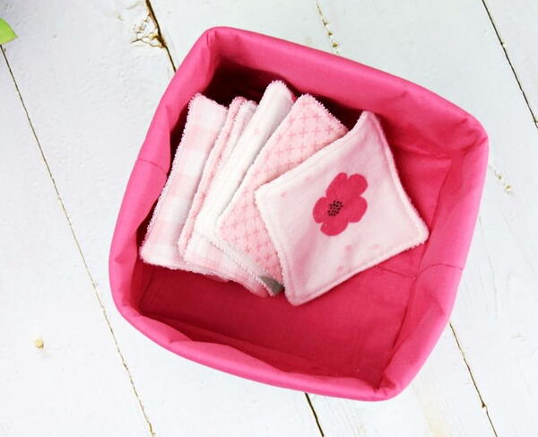 Easy DIY Makeup Remover Wipes