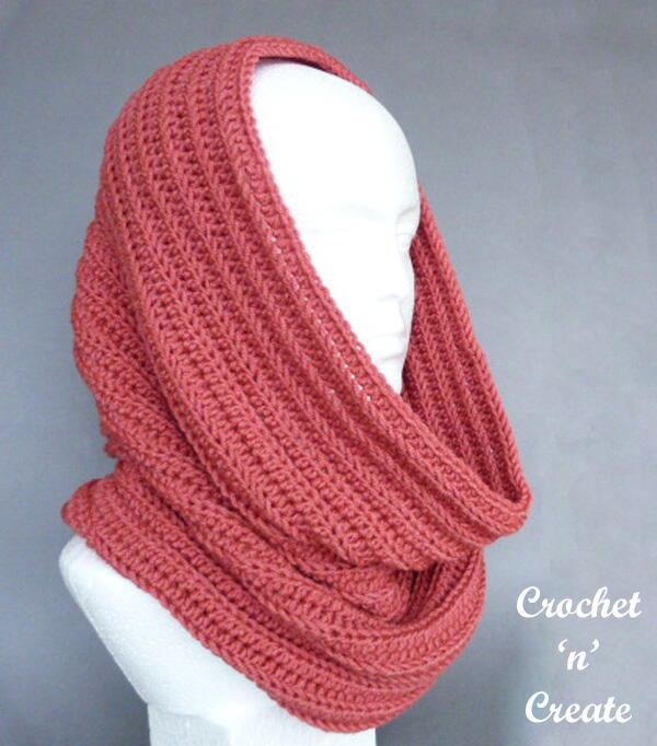 Ribbed Hooded Cowl