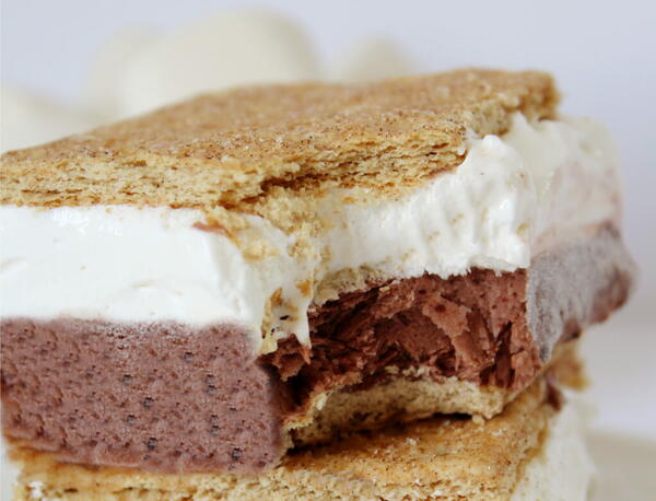 Super Easy Frozen Smores