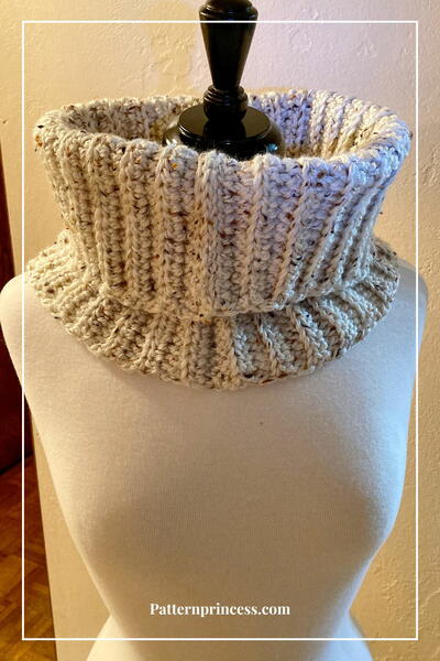 Easy Chunky Cowl Crochet Pattern