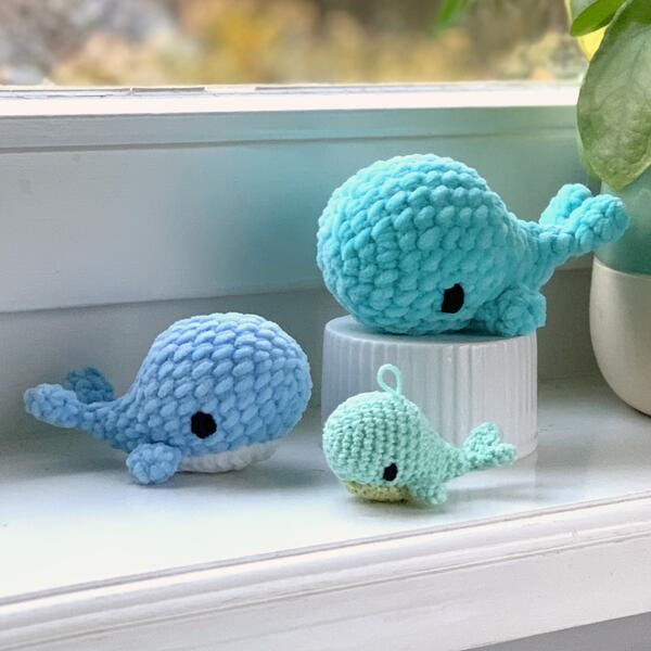 Free Mini Whale Crochet Pattern - Amigurumi Keychain
