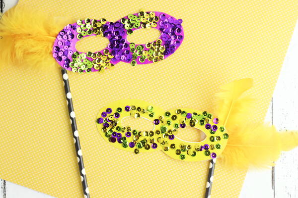 Diy Mardi Gras Mask 