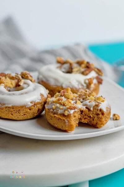 Baked Carrot Cake Donuts