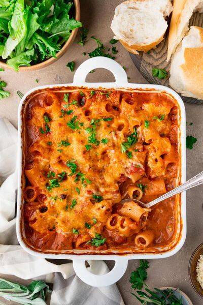 Dump-and-bake Creamy Tomato Basil Pasta