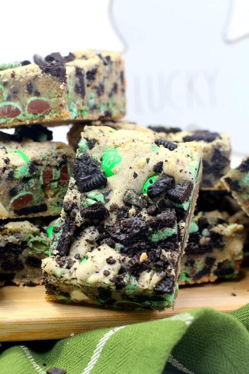 Loaded M&m Oreo Cookie Bars For St. Patrick’s Day