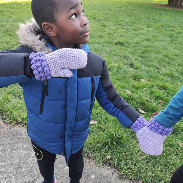 Holding Hands Mittens