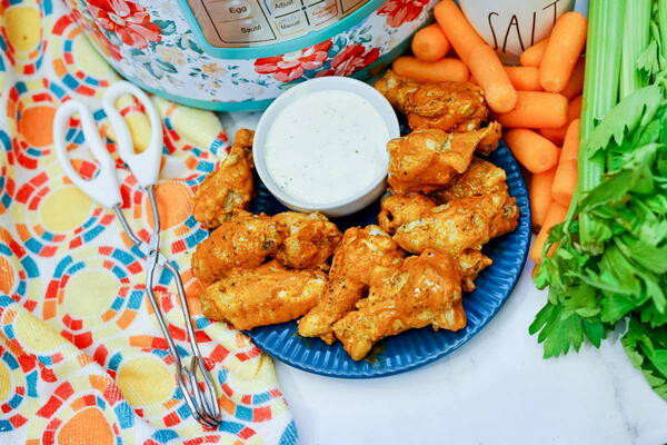 Buffalo Instant Pot Chicken Wings