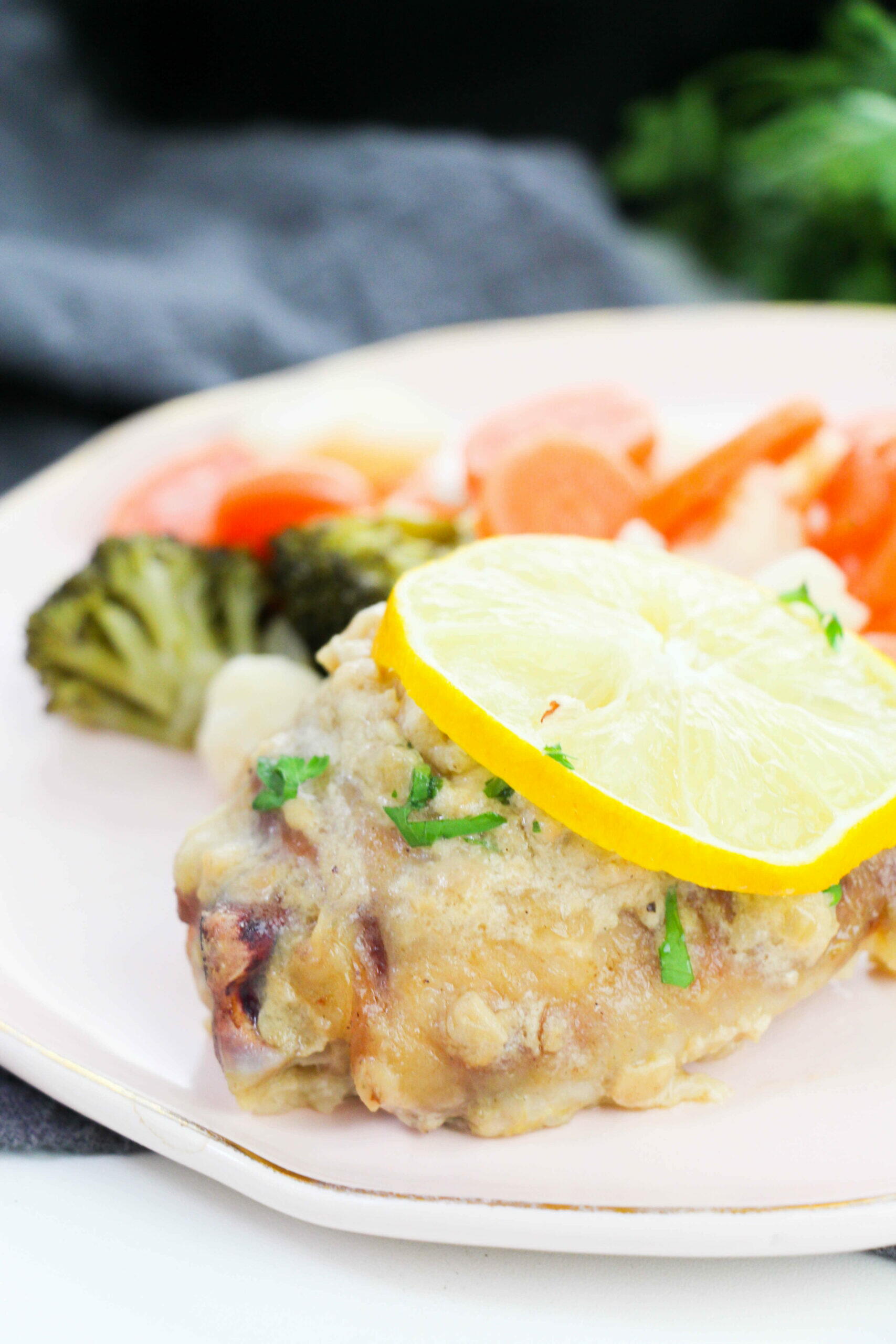 Creamy Lemon Pepper Chicken Thighs | RecipeLion.com