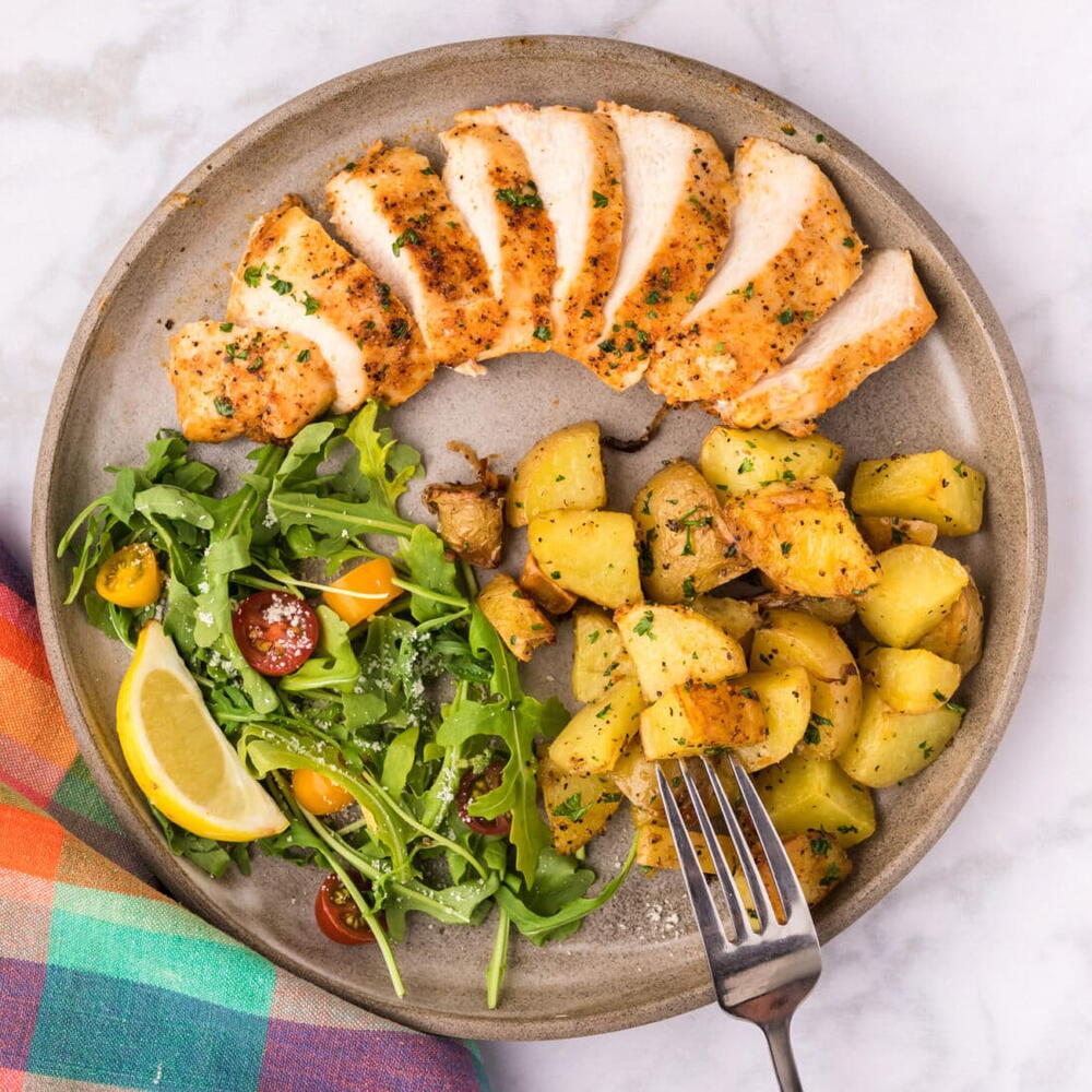 Easy Chicken Sheet Pan Dinner | RecipeLion.com