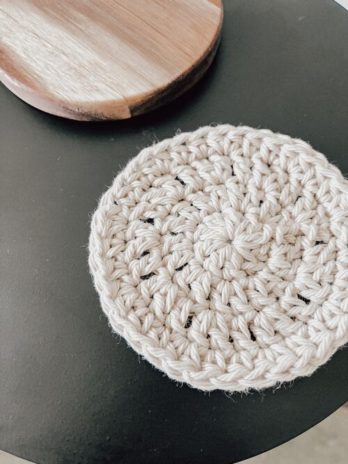 Simple Makeup Remover Pad Crochet Pattern - Works Up Fast
