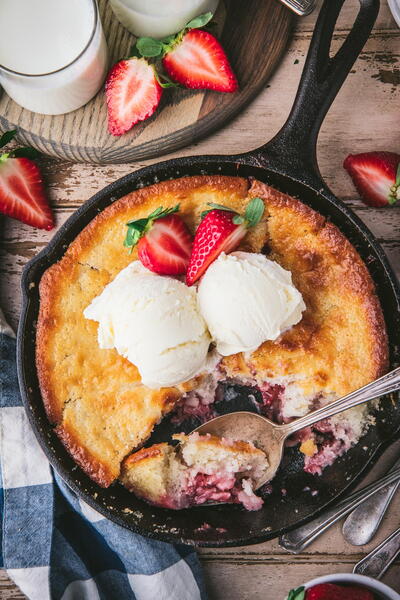 Easy Strawberry Cobbler