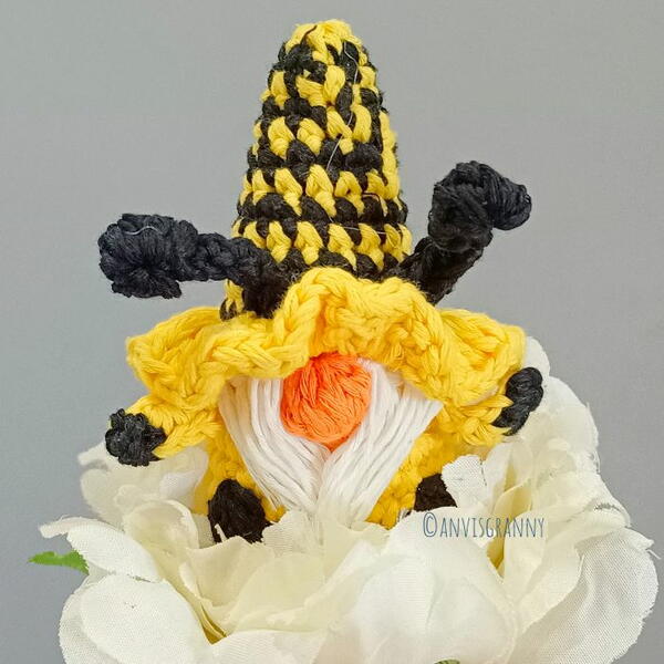 Tiny Bee Gnome