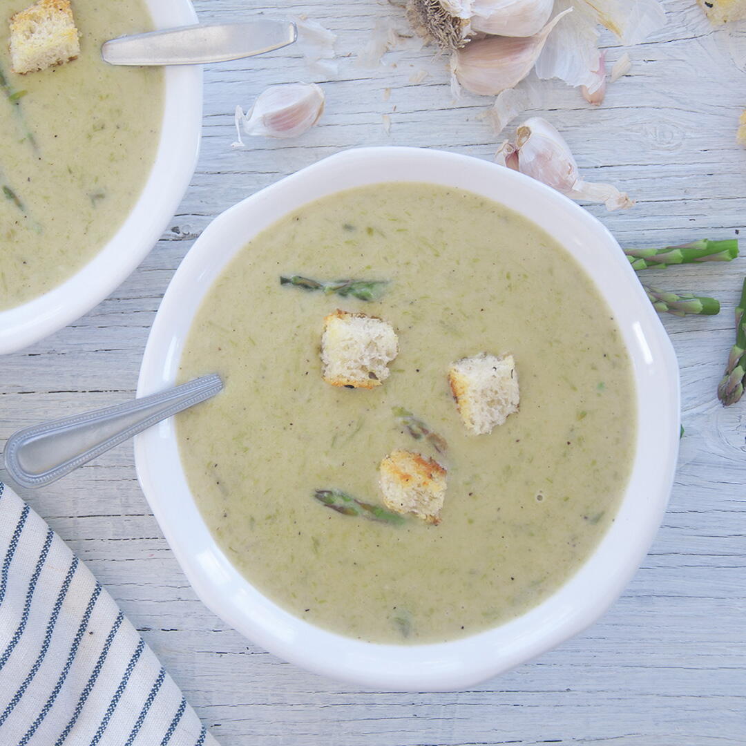 Creamy Asparagus Soup | RecipeLion.com