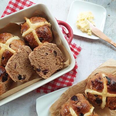 Quick And Easy No Yeast Hot Cross Buns