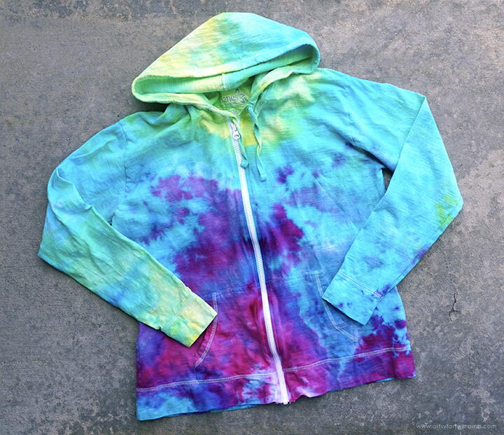 Ice Tie Dye Hoodie | FaveCrafts.com