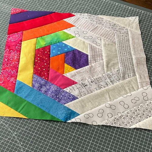 Hexagon Log Cabin Quilt Block