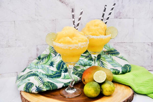 Easy Frozen Mango Margarita Recipe 0611