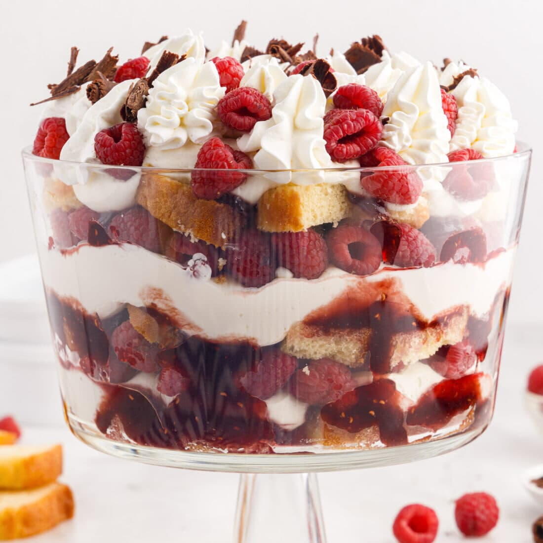 Raspberry Trifle | RecipeLion.com