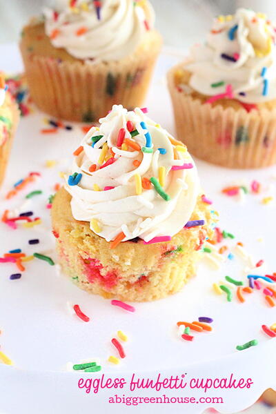 Eggless Funfetti Cupcakes