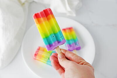 Rainbow Pudding Pops