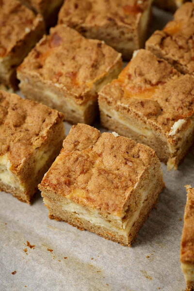 Carrot Cake Cheesecake Bars