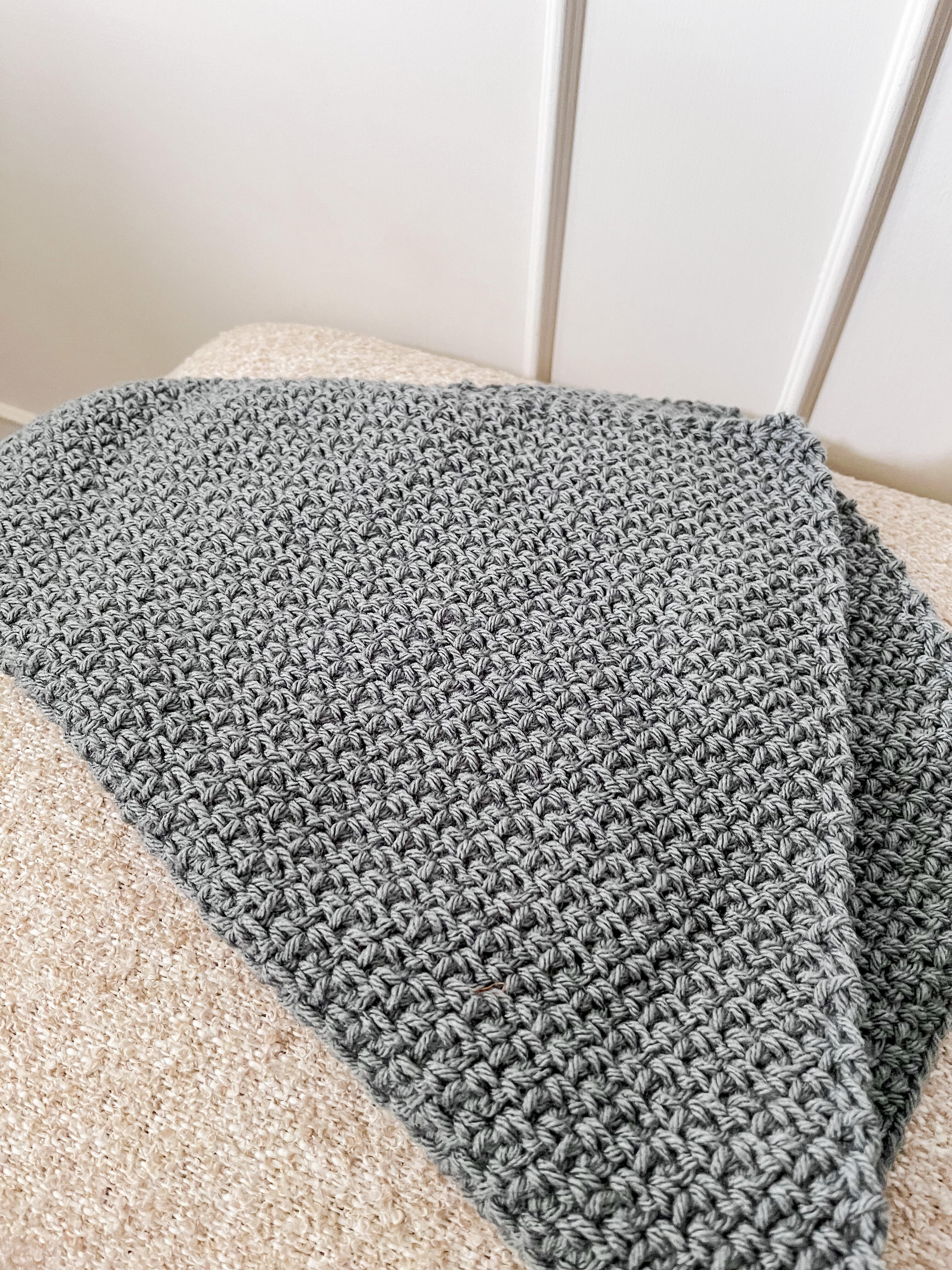 Couch Potato Blanket Pattern Free  Chunky crochet blanket pattern, Chunky crochet  blanket, Finger knitting projects