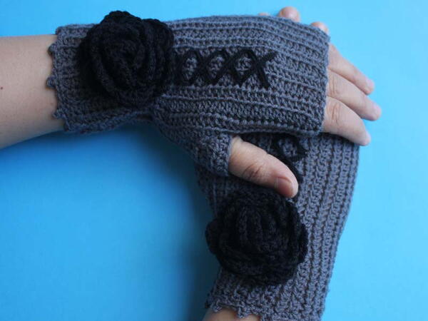 Embellished Crochet Fingerless Fingerless Gloves