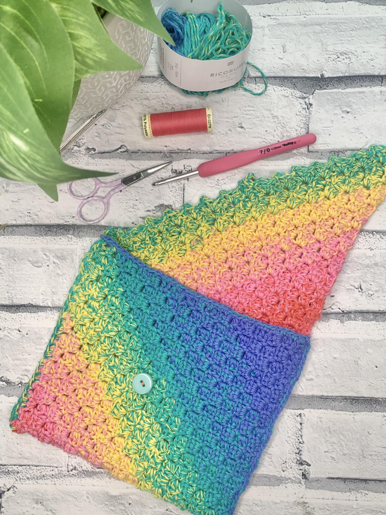 Prismatic Clutch Bag | AllFreeCrochet.com