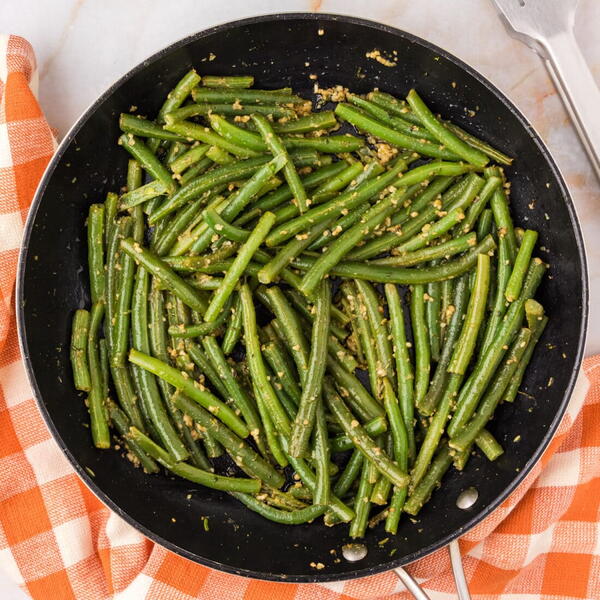 Garlic Green Beans | RecipeLion.com