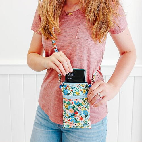 Free Cell Phone Bag Pattern | AllFreeSewing.com