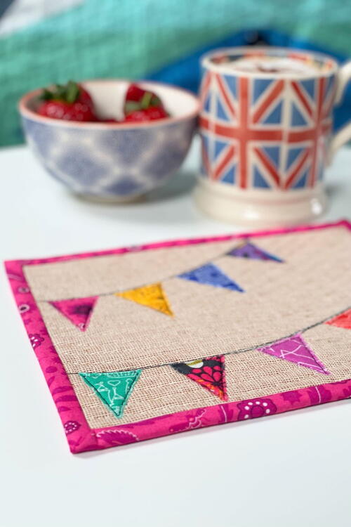 Garden Party Bunting Mug Rug Pattern