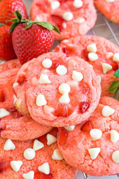 Easy Strawberry White Chocolate Chip Cookies (with Fresh Strawberries!)