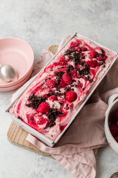 Raspberry Chocolate Ice Cream | TheBestDessertRecipes.com