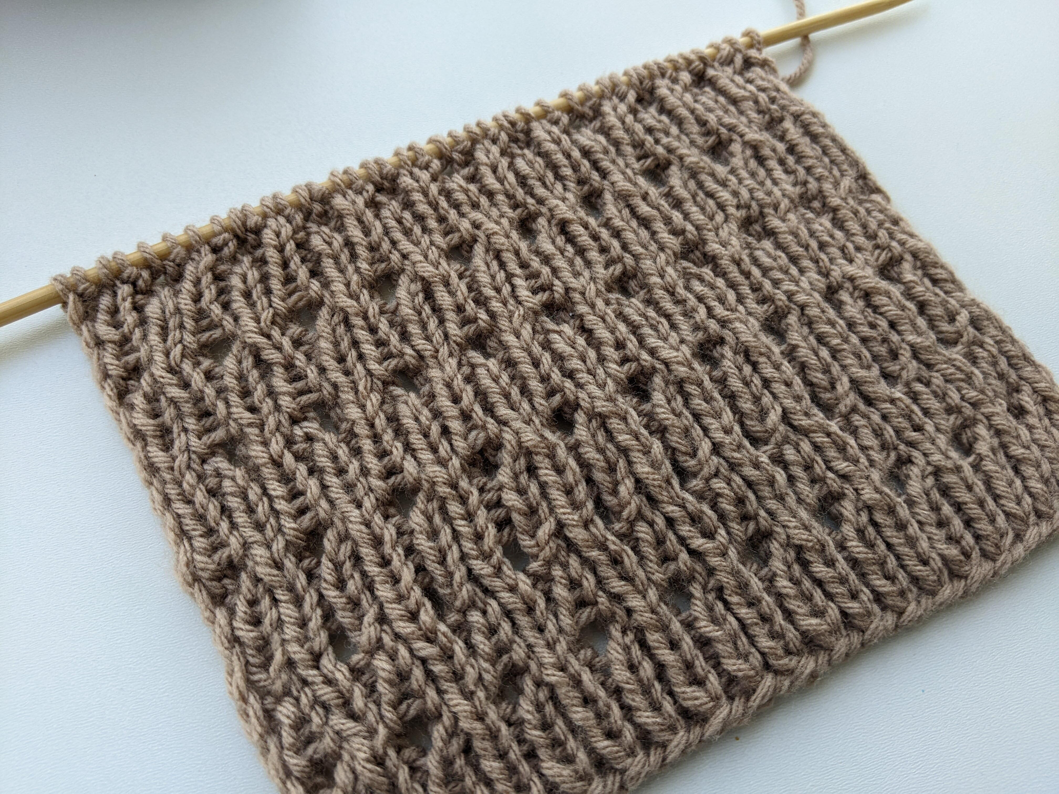 Ribbed Dash Dot Stitch | AllFreeKnitting.com