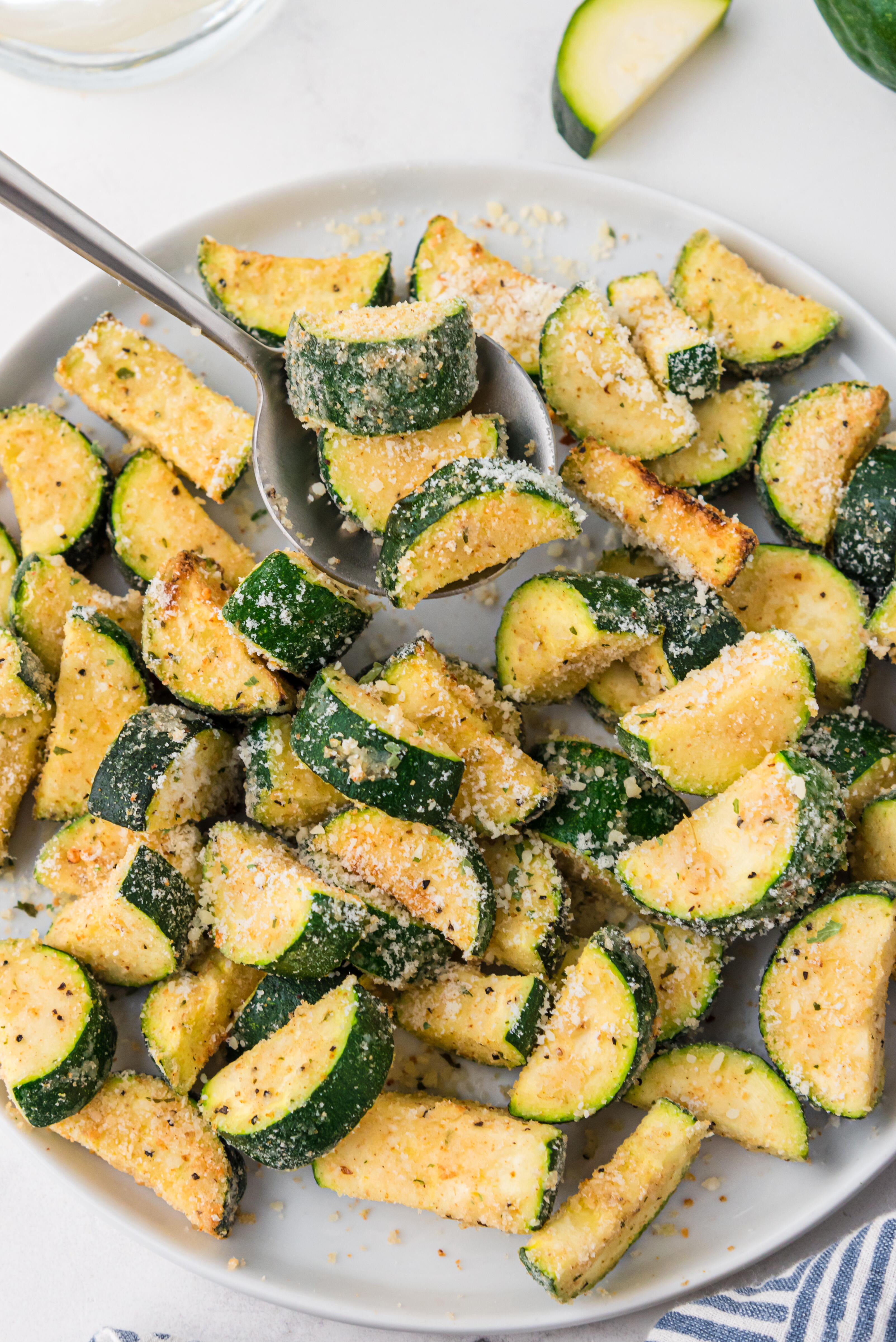 Air Fryer Zucchini | RecipeLion.com