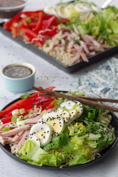 Easy Japanese Cold Noodle Salad