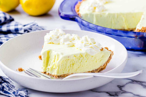 Fabulous Frozen Lemonade Ice Cream Pie Recipe