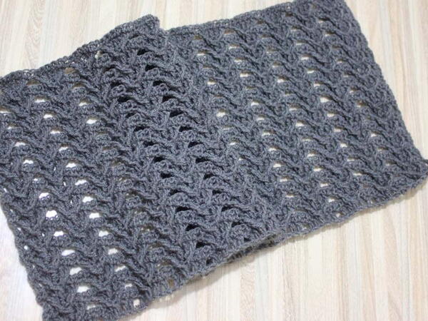 Crochet Ladies Scarf/shawl Easy Pattern